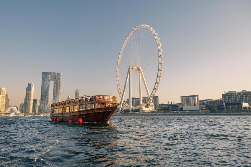ALEXANDRA 2 – CRUISING INFRONT OF AIN DUBAI