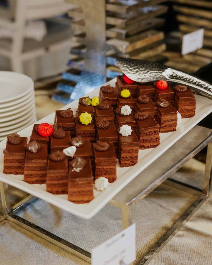 F & B – CAKES