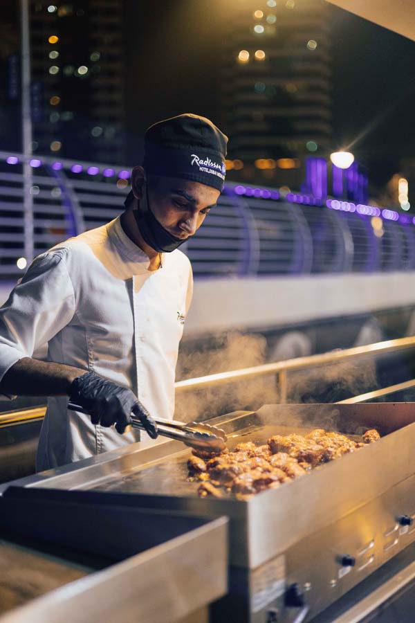 F & B – LIVE COOKING