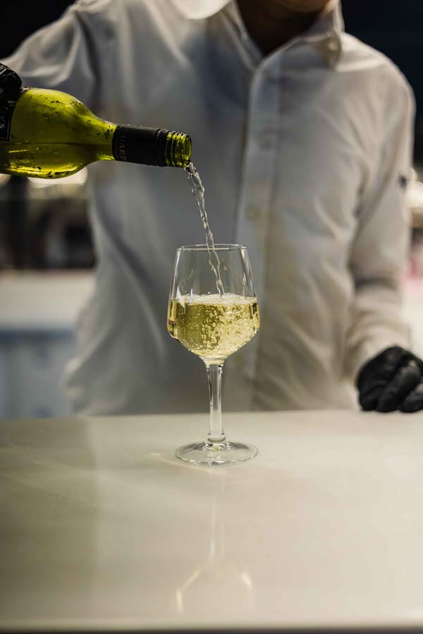 F & B – WHITE WINE