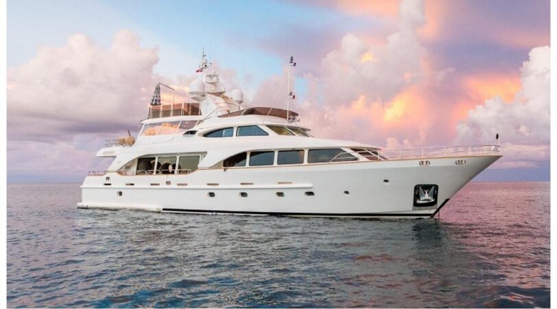 110FT Benetti Yacht Rental Dubai – Group Yacht Party from Dubai Harbour
